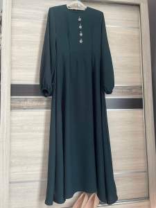 Gaun Labuh Puteri Elegan Dalam Warna Hijau Zamrud (Elegant Long Princess Dress) - Ellie.Emillie