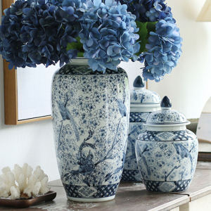 Jingdezhen Ceramic Flower Vintage Chinese Blue And White Porcelain Living Room Decorative Flower Pottery Retro Ornament