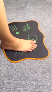 Keset Alas Kaki Karakter Hello Kitty 50x35 Cm