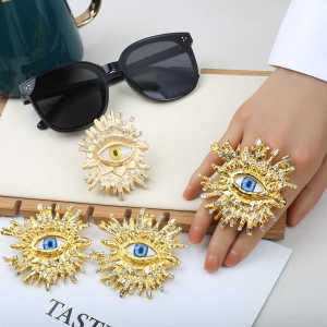 Middle East Retro Heavy Work Female Devils Eye Earrings 3D Geometric Alloy Fashion Jewelry Fresh out New 2024 Model