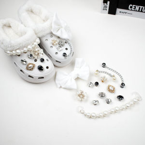 คลินิก รองเท้า Crocs 60% สำหรับการช่วยเสริมจมูก ความแข็งแรงและความสะอาดเพื่อน เสน่ห์จิบบิท ดอกไม้ หรือเท้าที่สุขสันต์และสวยงาม ทั้งสิ้น 10 ชิ้น รับส่วนลด 60% ของคุณ