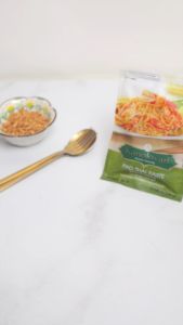 เครื่องปรุงผัดไทย Pad Thai Paste ตรากนกวรรณ น้ําหนักสุทธิ 72 กรัม