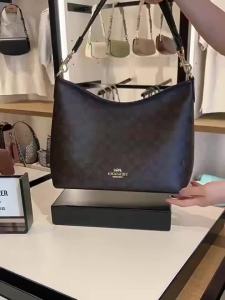 Ladies backpacks for commuting cross-body bags shoulder-slung bags stylish tote bags high-end handbags