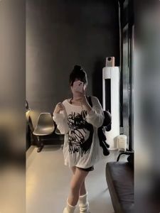 GDTIMA White Bottoming T-shirt Women Graffiti P0rint Long-sleeved Loose Knitwear