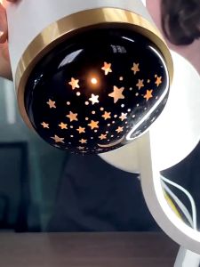 Astronaut LED Wall Light Eye Protection Childrens Wall Light Three Colors/Easy Installation