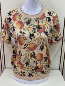 เรียบหรู ลายดอก แขนสั้น ฤดูร้อน เสื้อยืดสําหรับผู้หญิงสูงอายุบาง โพลีเอสเตอร์ ผ้าคอกลมตรงประเภทเสื้อแม่