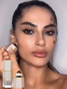 Contouring stick and liquid contour: Matte waterproof and sweat-proof creates a natural sculpted contour. Suitable for nose and cheeks.