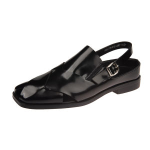 Spring 2023 Womens Roman Sandals Gladiators Leather Strap Head Covering Flat Heel Ultra Thin Sole Fashionable Square Toe Shoes