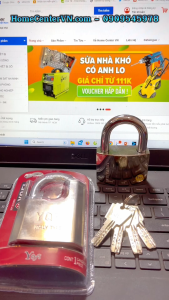 Ổ khoá bấm treo có 4 chìa gia công điện tử YQFI
