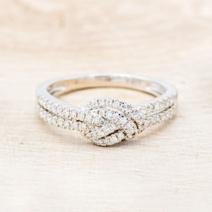 Huitan Silver Color Knot Rings for Women Luxury Inlaid Cubic Zirconia Newly Wedding Rings Fashion Female Accessory Trend Jewelry