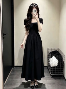 Ge·an·fei | Đầm Maxi Tay Ngắn Cổ Vuông Đen Elegance