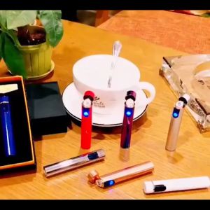 ไฟแช็กไฟฟ้า แบบชาร์จUSB ไฟแช็กพกพา ไฟแช็กmini รุ่นจอแสดงผลเมือถ่านใกล้หมดไร้ควันไฟจะปิดอัตโนมัติเมื่อเปิด10วินาที