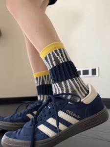 สตรีทสไตล์ Neutral Designer Line ถุงเท้าถึงกลางน่อง ถุงเท้าผู้หญิงเข่าสูงขา Shaping โพลีเอสเตอร์ ผ้าฝ้าย ปรับแต่งหนังสือสีแดงเดียวกัน