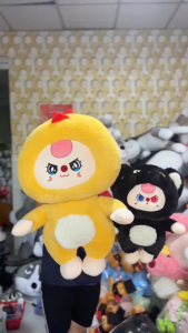 Thú nhồi bông baby three gà vàng đáng yêu - Size từ 35cm đến 70cm - Quà tặng gấu bông bb3 mèo đen êm mịn cho bé.