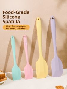 WHITE ISLAND | Heat Resistant Food Grade Cake Scraper