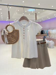 KK · Studio Selected Recommend ~ South Korea Dongdaemun New Stylish Pleated Flying Sleeve Shirt Tops Women