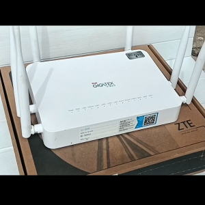 Modem ZTE ZXHN F688 มีกล่อง อุปกรณ์ครบ ( มีประกัน พร้อมจัดส่ง )