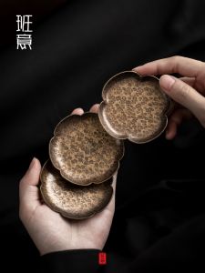 ถ้วยทองแดงสำหรับวางชาน้ำมันป้องกันการลื่นแบบมีศิลปะและสร้างสรรค์สำหรับการใช้ชีวิตประจำวันแบบย้อนยุค