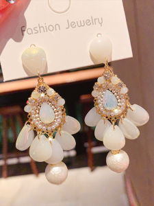 Exaggerated Pearl Earrings Womens Elegant Retro Large Version Ear Jewelry Face Slimming Trendy Fashion Accessory