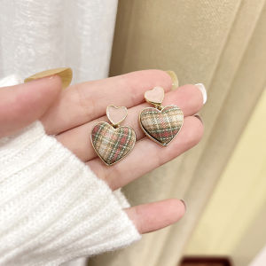 Hoa Tai Vải Nhung Trái Tim Nhỏ Giản Dị Cá Tính Thời Trang Mùa Thu Đông Cho Bé Gái Trang Sức Thời Trang Hợp Kim Bạc Vàng