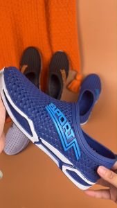 IFTMARK รองเท้าแตะ กีฬาผู้ชาย ที่ฝนตกรองเท้าสำหรับผู้ชายฤดูร้อน รองเท้าแตะกันน้ำสำหรับผู้ชายรองเท้าสายหนังชายบนชายหาด รองเท้าแบบสวม สวมใส่ง่าย สบายเท้า ทรงสวย