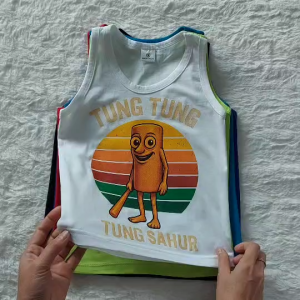 เสื้อกล้ามเด็ก เสื้อยืดเด็กงานสกรีนลายท่อนไม้ TUNG TUNG SAHUK ยอดฮิตของน้องๆตอนนี้  ผ้า cotton100%ใส่ได้ทั้ง ผู้ชาย ผู้หญิง