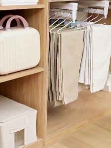 10/5pcs Stainless Steel Pants Hanger Non-slip Pants Rack Household Non-trace Hanging Pants Hanger Wardrobe Storage Pants Holder