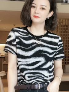 European Goods Zebra Stripes Thin Short-Sleeved T-shirt Female Summer New Fancy Tie-Dye Print Contrast Color round Neck Plus Size Tops