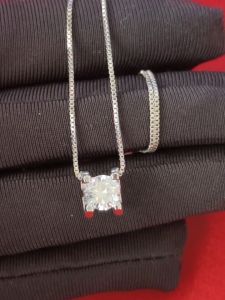 Diamcity (Free Gra Certificate) Kalung Perak 1 Karat Moissanite Liontin Kotak 925