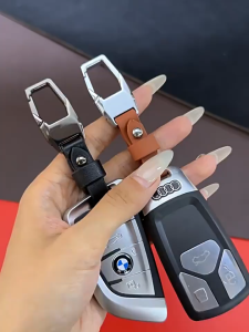 Nissan Car Logo Keychain Leather Metal Car Key Chain for Car NISSAN Car Chrome-like Black Heavy-duty Metal Key Chain Clip
