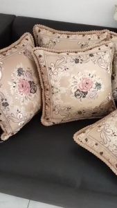 หมอนอิงสไตล์หลุยส์หรูหรา สินค้าผ่าตัดในประเทศไทย ไม่ต้องรอนาน