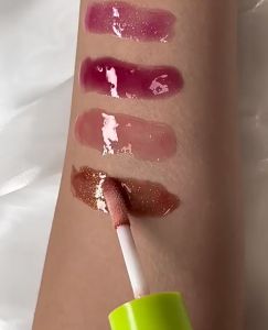 Highly Moisturizing Lip Oil Mirror Finish Lip Gloss Liquid Lipstick Waterproof Natural Gloss And Translucence Perfect For All Skins Holiday Gifts