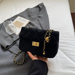 Fall 2025 New Style Womens Chain Shoulder Bag Fashionable Quilted Square Bag Casual Simplicity Style Ladies Handbag