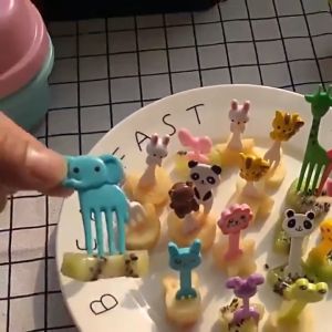 Zaman Now: Garpu Bento Karakter Lucu 10Pcs & Tusukan Buah Kue Hiasan Bekal Import