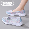 Women's Slip-On Sports Shoes Summer New Style Comfortable Lightweight Soft Bottom Breathable Mesh Mother Casual Shoes. 