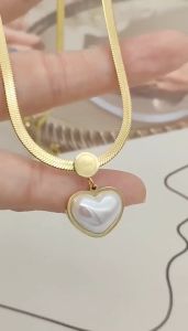Kalung Titanium Gepeng Liontin Love MutIara Putih Anti Karat Dan Luntur
