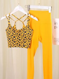 ชุดโยคะสำหรับผู้หญิง Victoria Yoga ฤดูใบไม้ผลิและฤดูร้อน 2025 ใหม่ เสื้อกั๊กพิมพ์ลาย กระโปรงสั้นออกกำลังกาย โยคะ Pilates ทรงเข้ารูป