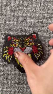 Miếng Sticker Thêu Ủi hình logo sói