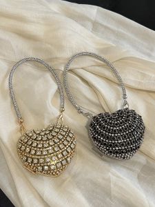 Mini Heart Shaped Fashion Chain Bag Womens New 2024 Crossbody Pouch Earphone Bag Versatile Accessory Bag Stylish Trendy