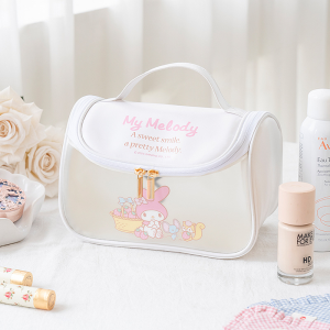 กระเป๋าเครื่องสำอางแบบพกพาความจุขนาดใหญ่ กันน้ำ พร้อมหัวเข็มขัด กระเป๋าใส่ของใช้ในห้องน้ำ วัสดุผ้าไนลอน ดีไซน์การ์ตูนชื่อดัง