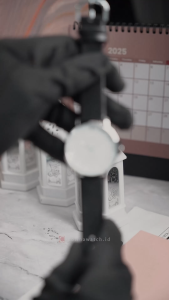 Jam Tangan Pria Casio Simple MTP-VT04L-7E White Dial Black Leather Band