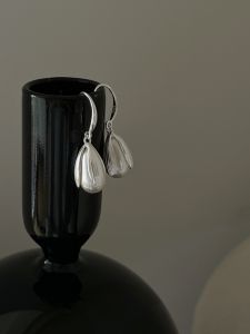 S925 Sterling Silver Ear Cuff Waterdrop Pearl Bud Simple Fashion Niche Design Sensation Earring Womens Jewelry Accessory