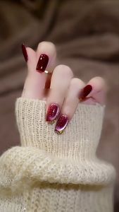 10ml Wine Red Chili Peppers Cats Eye Nail Gel Phototherapy Nail Polish Long Lasting and Waterproof  Need UV Machine