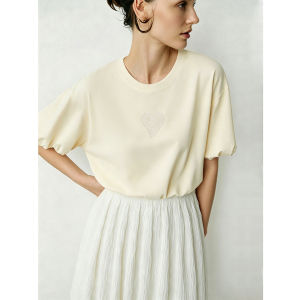 AMII | Round Neck Drop Shoulder Bell Sleeve Photochromic Lace Embroidered T-Shirt
