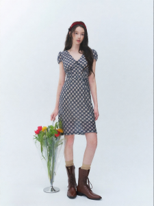 La lune Du ciel | Đầm cổ V cinch eo tay bồng họa tiết caro vintage
