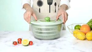 Salad Spinner Large 4L Capacity Easy to Clean Lettuce Spinner with Bowl Vegetable Washer Dryer Dishwasher Safe Ideal for Vegetables and Fruits