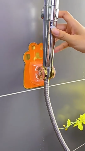 Giá treo vòi hoa sen móc đỡ vòi sen vòi xịt họa tiết hoạt hình dễ thương dán tường giá đỡ vòi xịt toilet