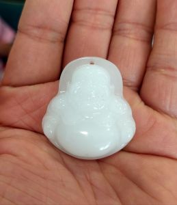 Mặt dây chuyền Phật Di Lặc màu trắng ng.ọc mang lại May Mắn Hạnh phúc và Tài Lộc + dây đeo.