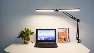 โคมไฟตั้งโต๊ะ โคมไฟตั้งโต๊ะ LED คู่ 28W 14V โคมไฟตั้งโต๊ะแบบโยกหรี่แสงได้ ไฟเปียโนพับได้ ไฟช่วงกว้าง หลอดคู่ ปรับแสงได้ เหมาะสำหรับสำนักงาน/ห้องนอน/เรียน/ทำงาน