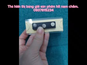 Bảng mica hút kệ sắt bảng mica hiển thị sản phẩm tại quày siêu thị thẻ kho mica